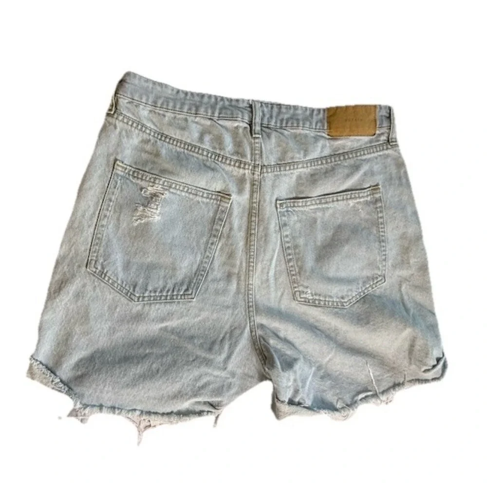 H&M Mom Shorts Women's Size 12 Light Wash Denim Ultra High Waist Distressed-740 - Picture 2 of 7